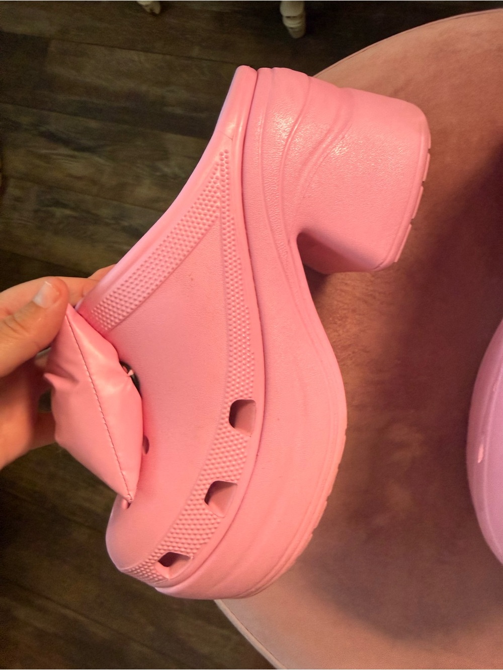 CROCS Pink Platform Bow Clogs - Picture 3 of 6